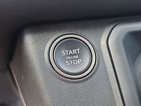 Used 2024 Land Rover Defender 90 S image 30