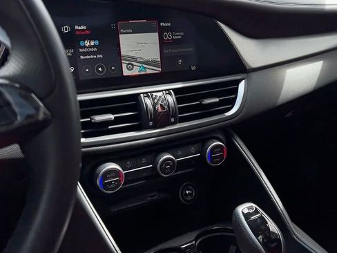 Used 2023 Alfa Romeo Giulia Veloce image 32