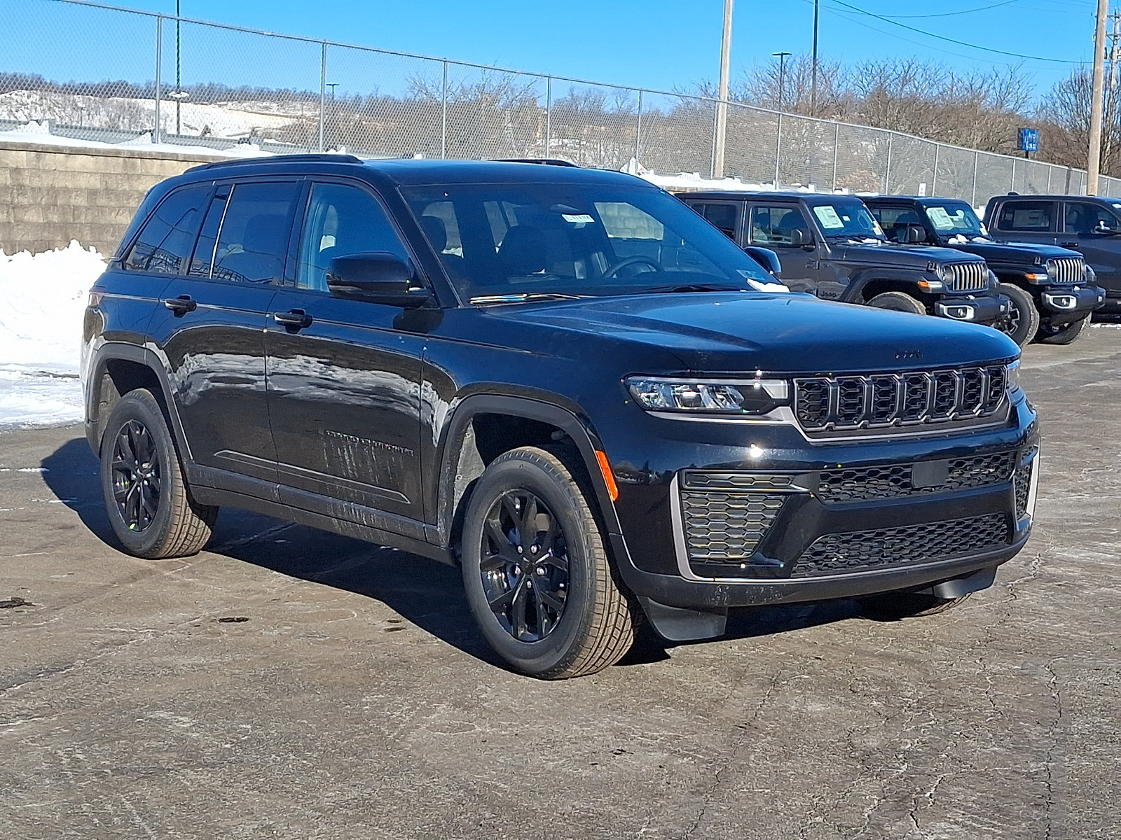 New 2026 Jeep Grand Cherokee Altitude AWD/4WD image 1