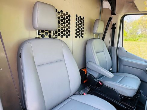 Used 2018 Ford Transit 250 148 Medium Roof RWD image 20