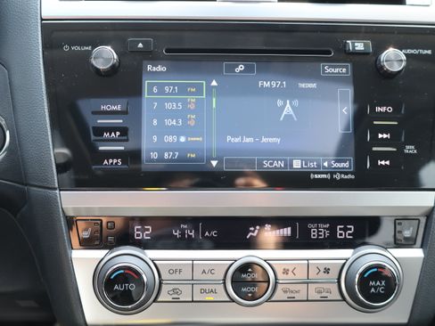 Used 2017 Subaru Outback 2.5i Limited AWD/4WD image 34