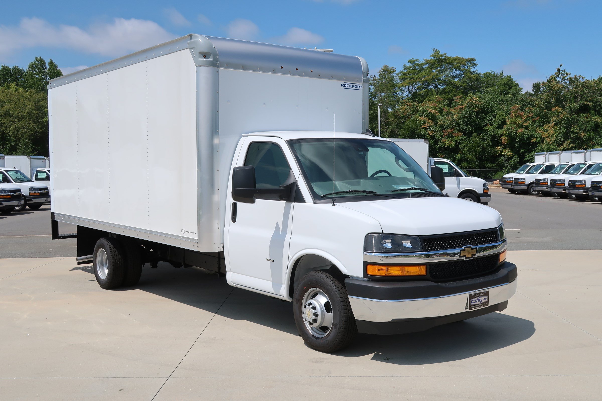 Used 2025 Chevrolet Express 3500 w/ Power Convenience Package RWD image 2