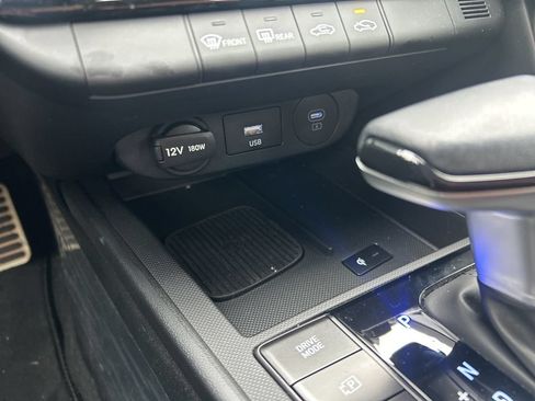 Used 2025 Hyundai Elantra SEL FWD image 17