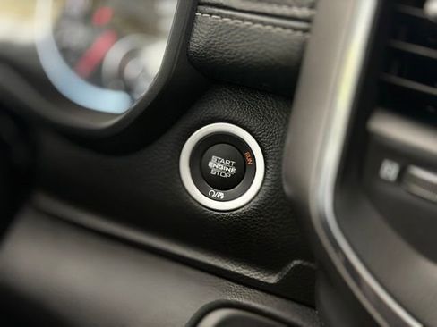 Used 2022 RAM 1500 Laramie AWD/4WD image 22