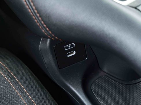 Used 2025 Honda HR-V Sport image 29