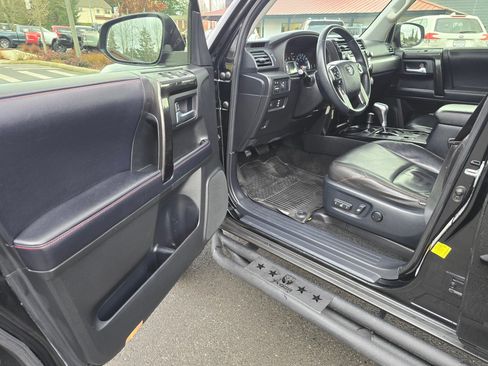 Used 2018 Toyota 4Runner TRD Off-Road AWD/4WD image 26