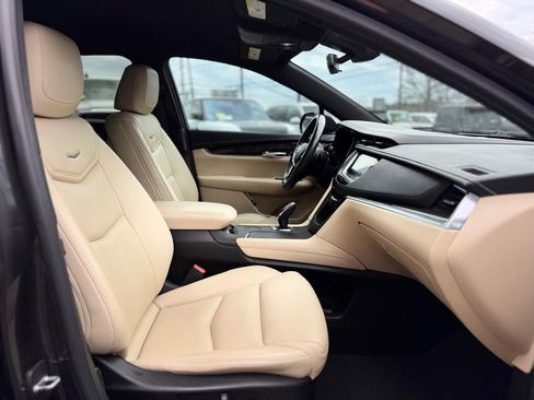 Used 2017 Cadillac XT5 FWD image 24