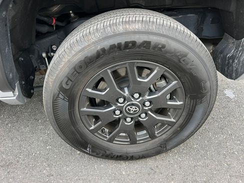 Used 2025 Toyota 4Runner SR5 image 30