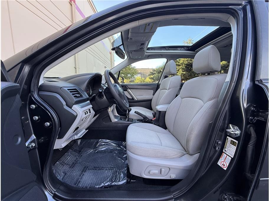 Used 2015 Subaru Forester 2.5i Premium AWD/4WD image 7