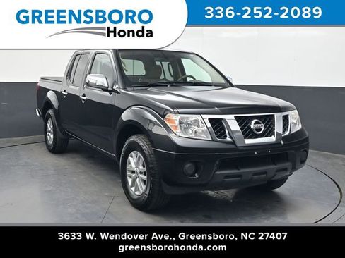 Used 2018 Nissan Frontier SV image 1