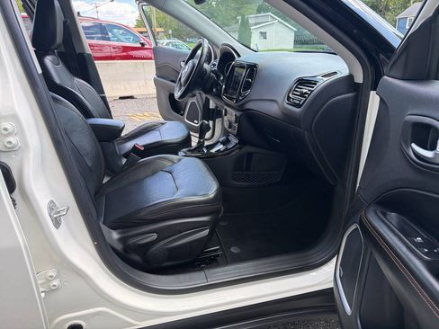 Used 2021 Jeep Compass Limited w/ Sun and Sound Group AWD/4WD image 23