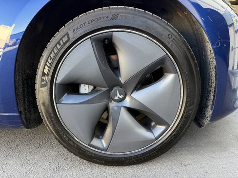 Used 2020 Tesla Model 3 Standard Range Plus image 10