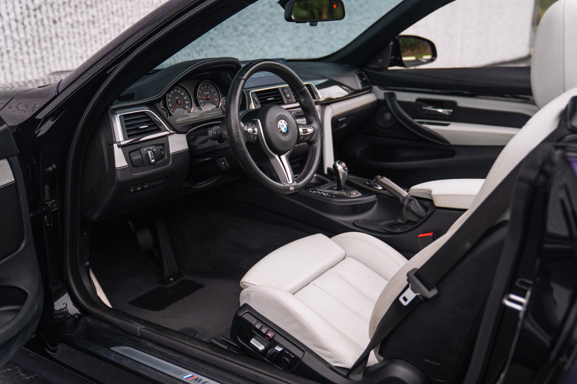 Used 2016 BMW M4 Convertible RWD image 37