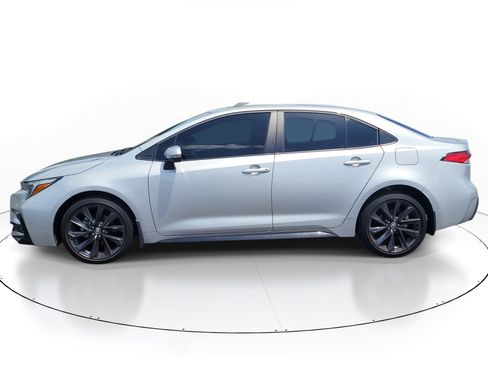 Used 2024 Toyota Corolla SE FWD image 5