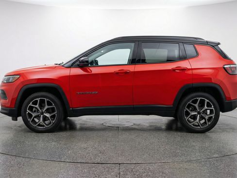 Used 2025 Jeep Compass Limited AWD/4WD image 5