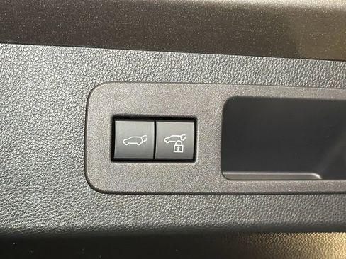 New 2026 Lexus LX 700h Luxury image 10