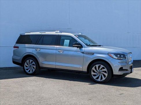 Certified 2023 Lincoln Navigator Reserve image 6