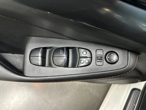 Used 2021 Nissan Maxima SR w/ Sport Mat Group FWD image 10