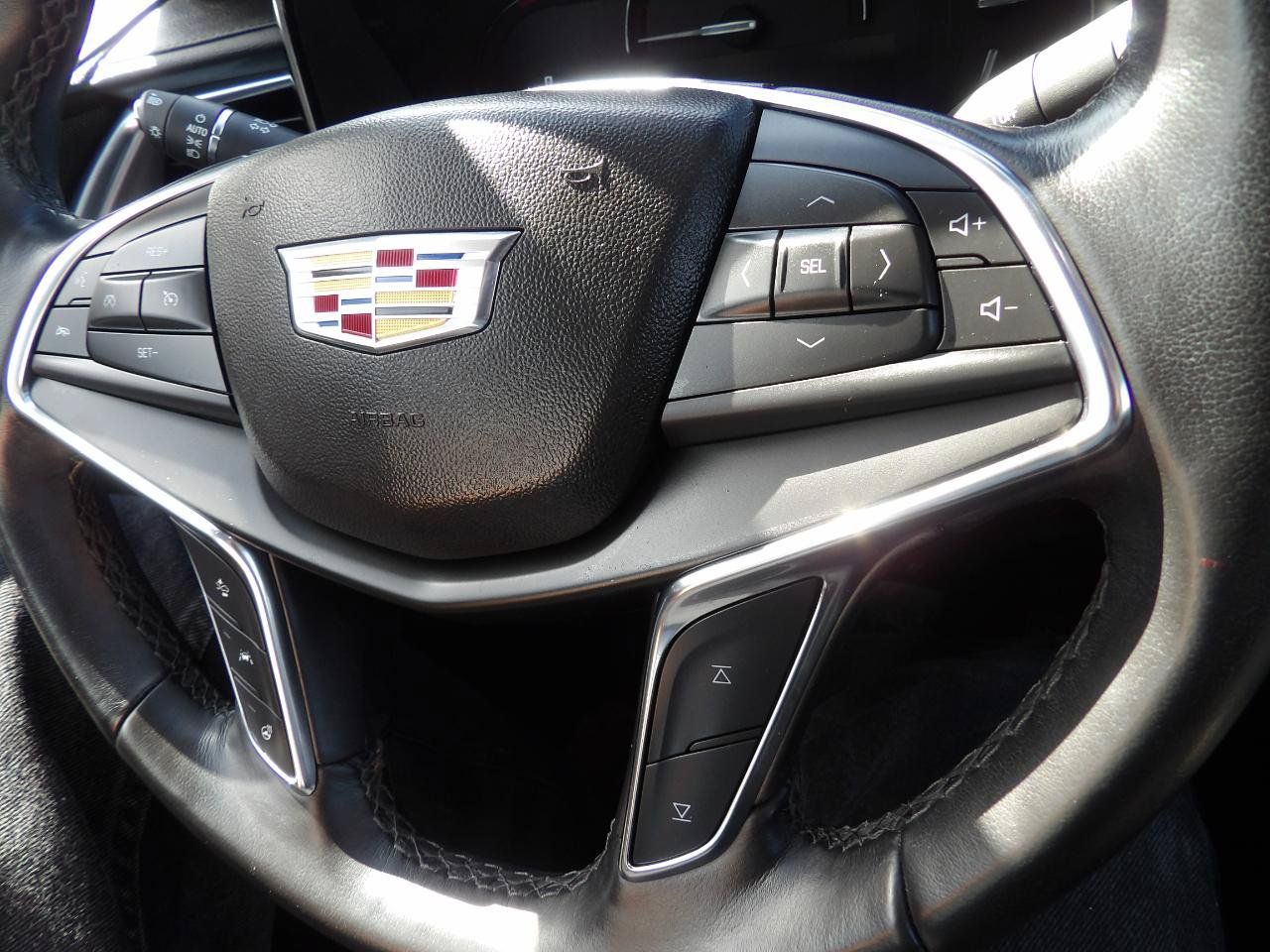 Used 2019 Cadillac XT5 Premium Luxury FWD image 17