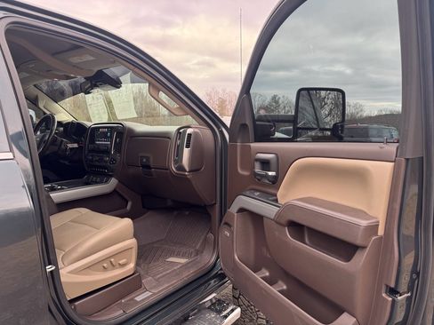 Used 2019 Chevrolet Silverado 2500 LTZ w/ Duramax Plus Package image 14