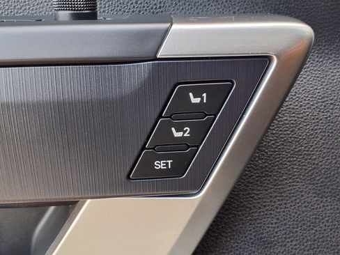 Used 2022 Toyota Tundra Platinum AWD/4WD image 12