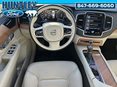 Used 2022 Volvo XC90 T6 Momentum w/ Advanced Package image 17