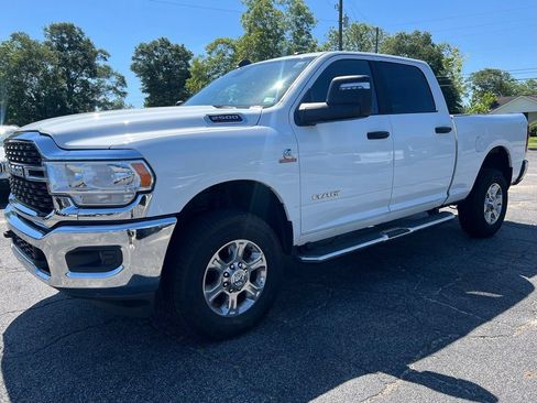 Used 2024 RAM 2500 Big Horn AWD/4WD image 9