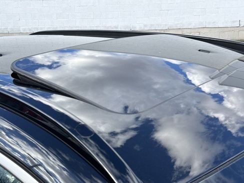 New 2025 Kia Niro EX Touring image 25