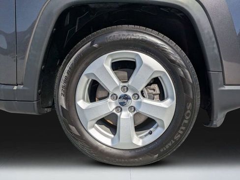 Used 2021 Jeep Compass Latitude FWD image 10