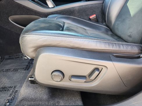 Used 2022 Volvo XC40 T5 R-Design w/ Advanced Package image 13