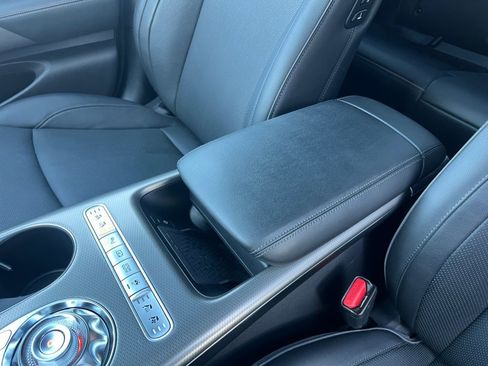 Used 2023 Genesis GV60 Advanced image 38