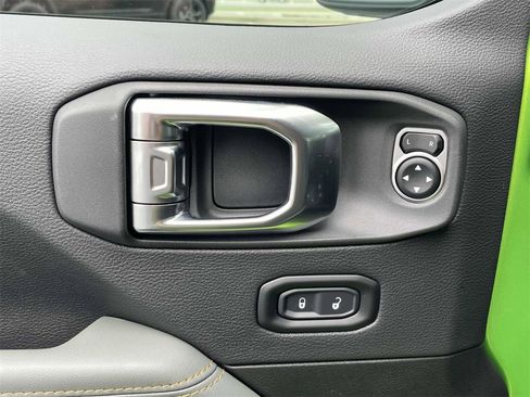 New 2025 Jeep Gladiator Mojave w/ Convenience Group image 28