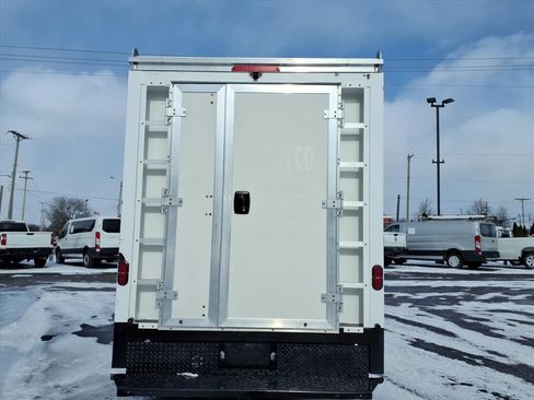 Used 2019 Chevrolet Express 3500 w/ Power Convenience Package image 6