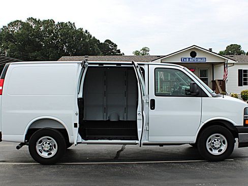 Used 2025 Chevrolet Express 2500 w/ Driver Convenience Package RWD image 8