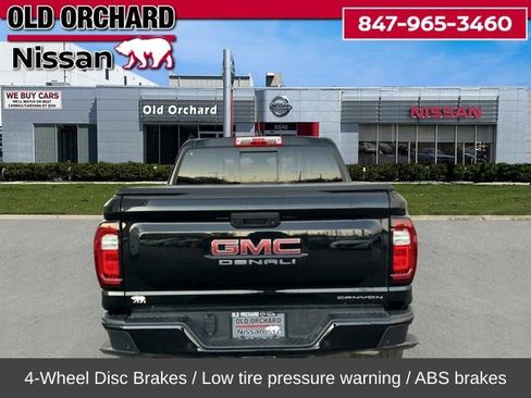 Used 2024 GMC Canyon Denali image 8
