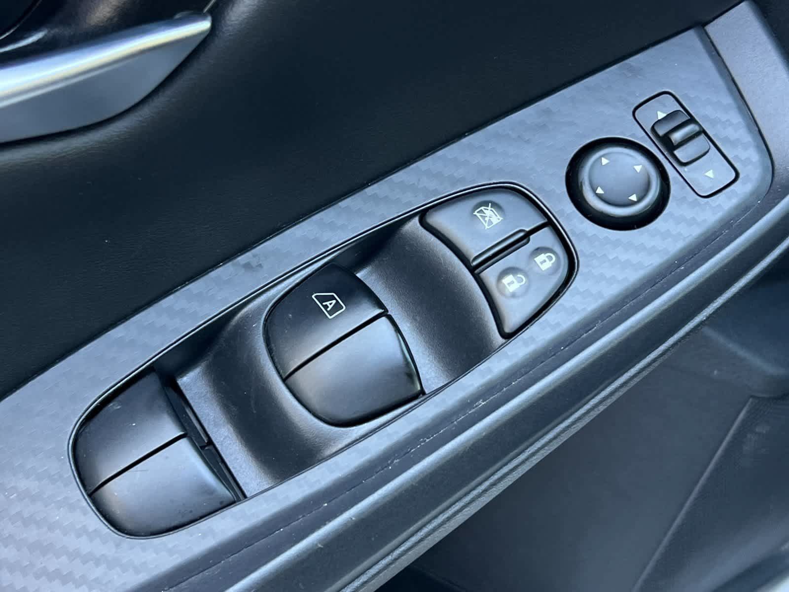 Used 2025 Nissan Sentra SV FWD image 14