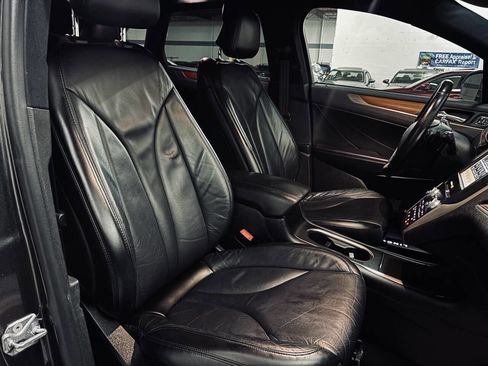 Used 2017 Lincoln MKC Select w/ Select Plus Package image 25