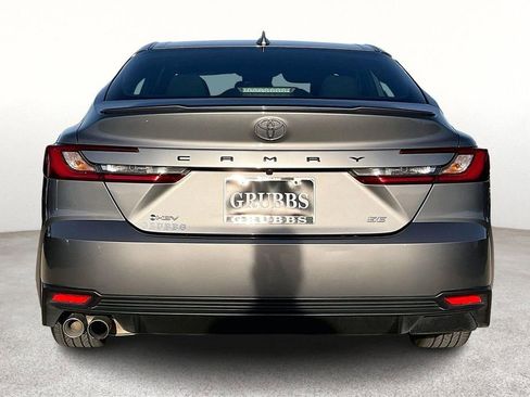 Used 2025 Toyota Camry SE image 7