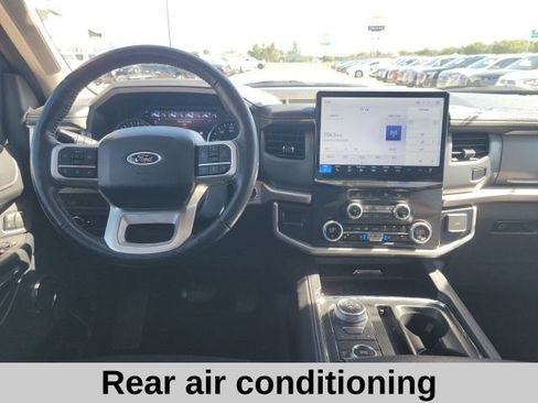 Used 2024 Ford Expedition XLT AWD/4WD image 4
