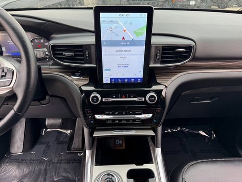 Used 2023 Ford Explorer Limited w/ Limited Technology Package image 27