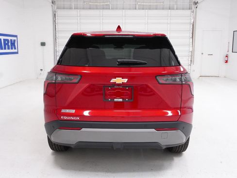 New 2026 Chevrolet Equinox LT image 6