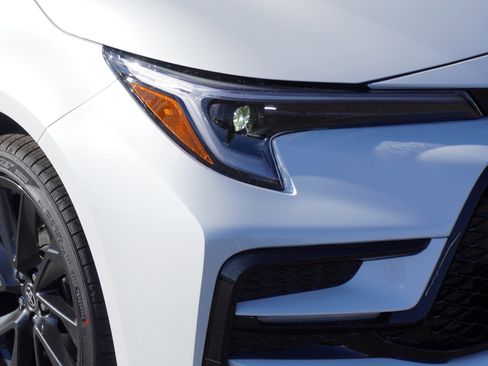 New 2026 Toyota Corolla SE image 3