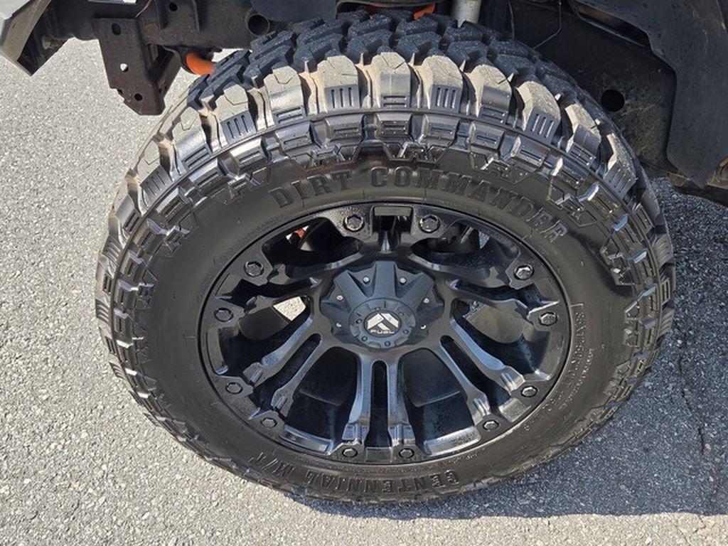 Used 2017 Jeep Wrangler Unlimited Sahara w/ Connectivity Group AWD/4WD image 16
