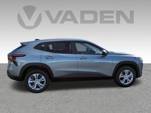 New 2026 Chevrolet Trax LS w/ Driver Confidence Package image 23