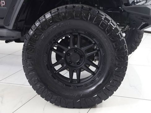 Used 2020 Jeep Gladiator Rubicon AWD/4WD image 15