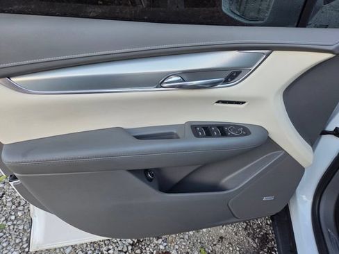 Used 2020 Cadillac XT5 Premium Luxury FWD image 10