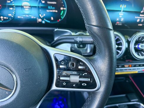 Used 2020 Mercedes-Benz GLB 250 image 17