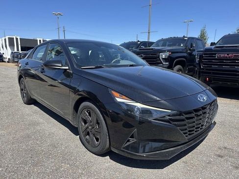 Used 2021 Hyundai Elantra SEL image 4