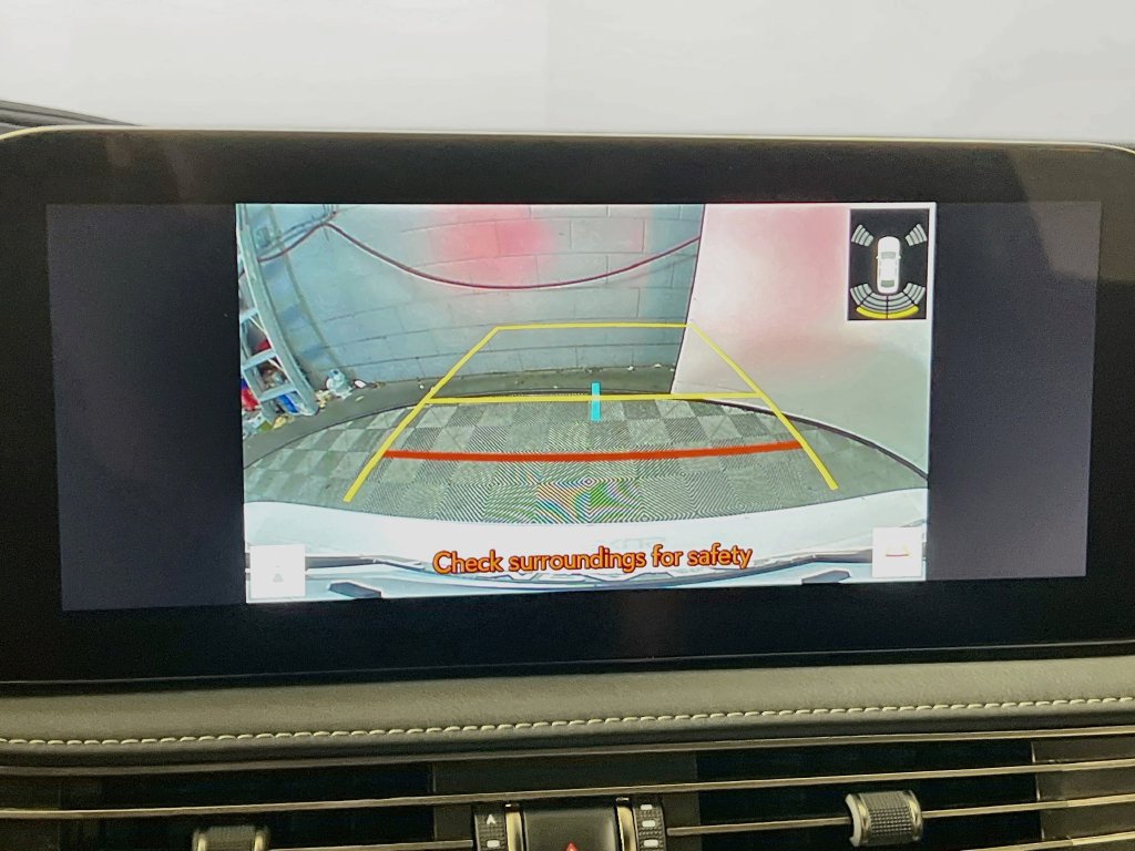 Used 2023 Lexus LS 500 w/ Accessory Package (Z2) RWD image 25