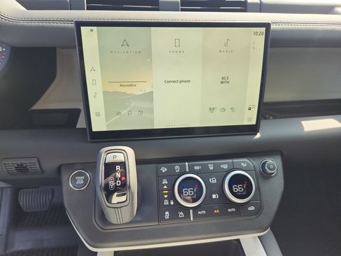 Used 2025 Land Rover Defender 110 S image 15